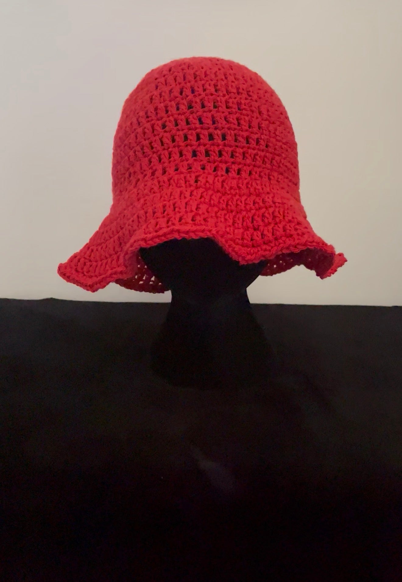 🌹 Scarlet Sunset Crochet Hat